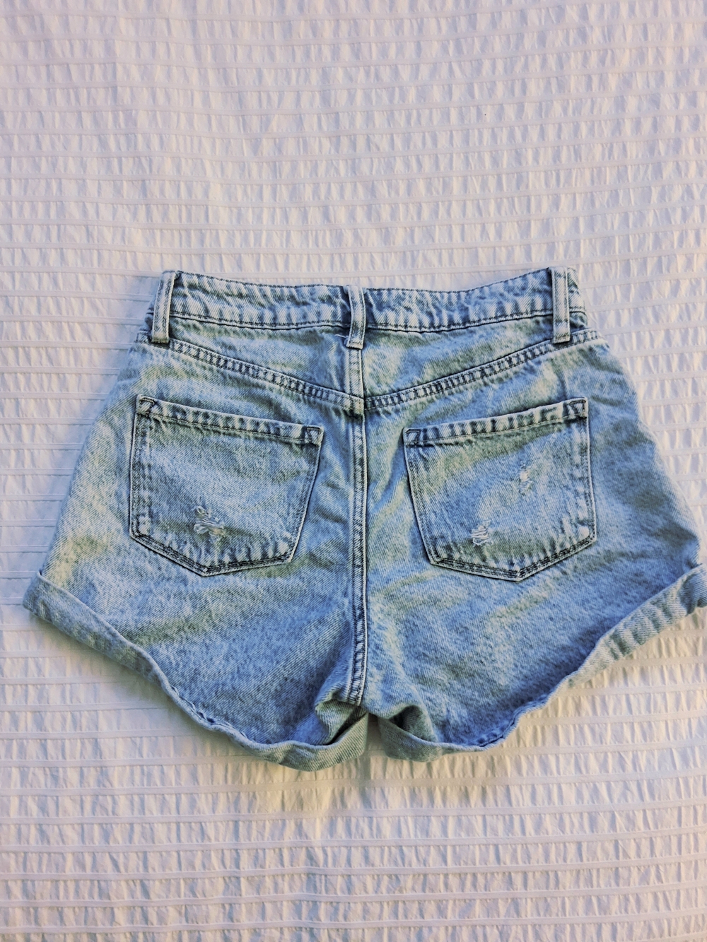 RSQ - LIGHT WAS DENIM SHORTS WITH ROLLED HEM🌺🥥🫧 - Picture 3 of 4